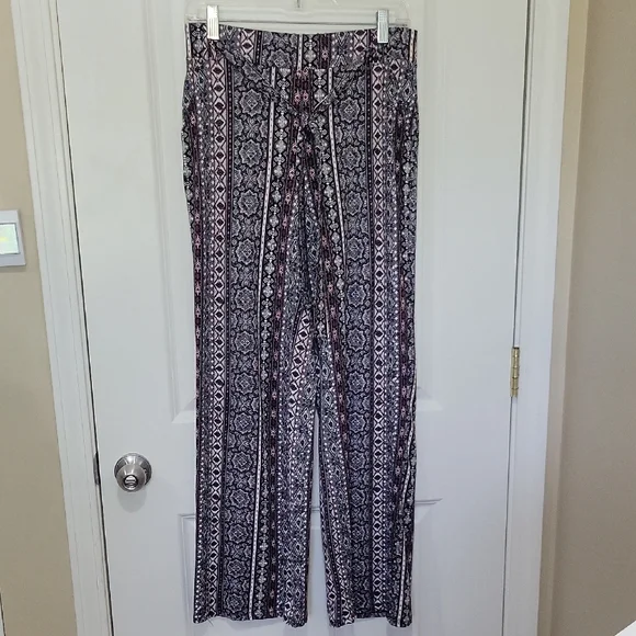 Studio Black and White Geometric Wide Leg Pants - Picture 1 of 5